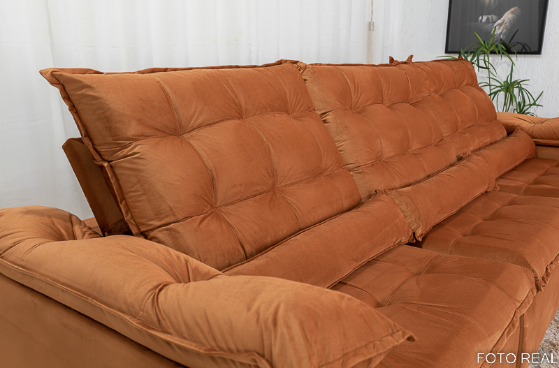 Sofá Retrátil Reclinável 3.20m Emanuelly Veludo Terracota 24 - D28 Soft - Imagem 6