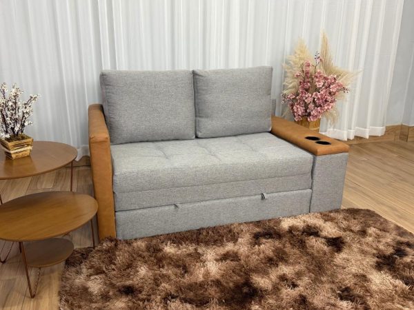 Sofa Cama Anis 1.60m Com Baú no Braço – Cinza Linho/Marrom Courino